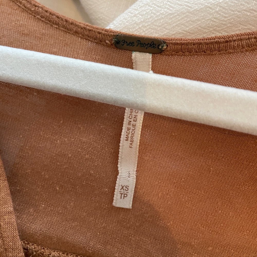 Flowy v-Neck brown free people top - size XS - maternity shirt!